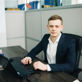 Максим Серяков