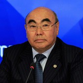 Аскар Акаев