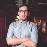 Виктор Комаров