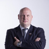 Антон Медведев